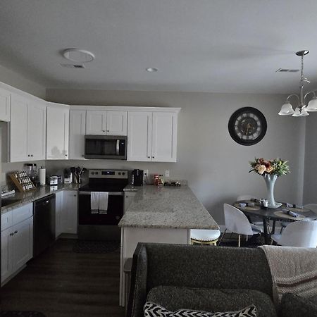 Gorgeous 3 Bedroom Home With Cable Tv In All Rooms & Free Wi-Fi كونكورد المظهر الخارجي الصورة