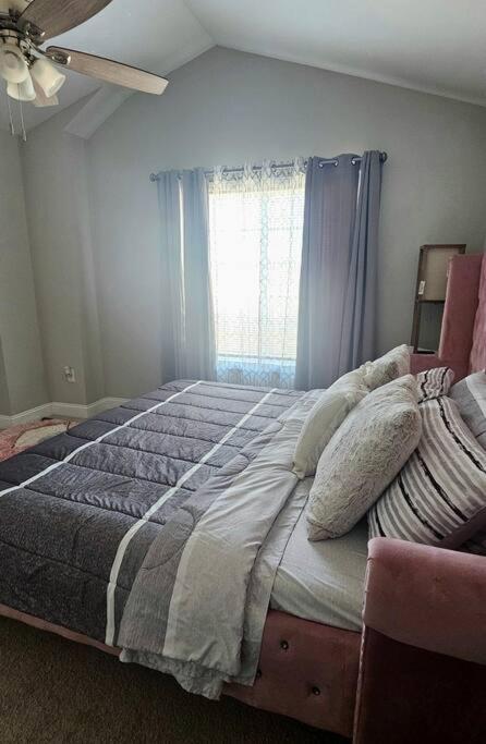 Gorgeous 3 Bedroom Home With Cable Tv In All Rooms & Free Wi-Fi كونكورد المظهر الخارجي الصورة