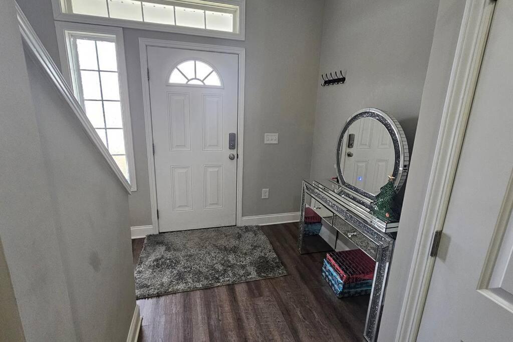 Gorgeous 3 Bedroom Home With Cable Tv In All Rooms & Free Wi-Fi كونكورد المظهر الخارجي الصورة